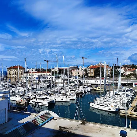 Marina View 아파트 *